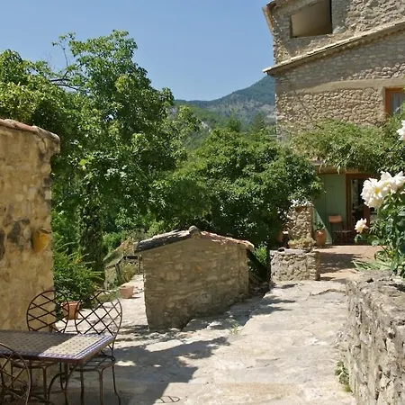 Hameau De 3*